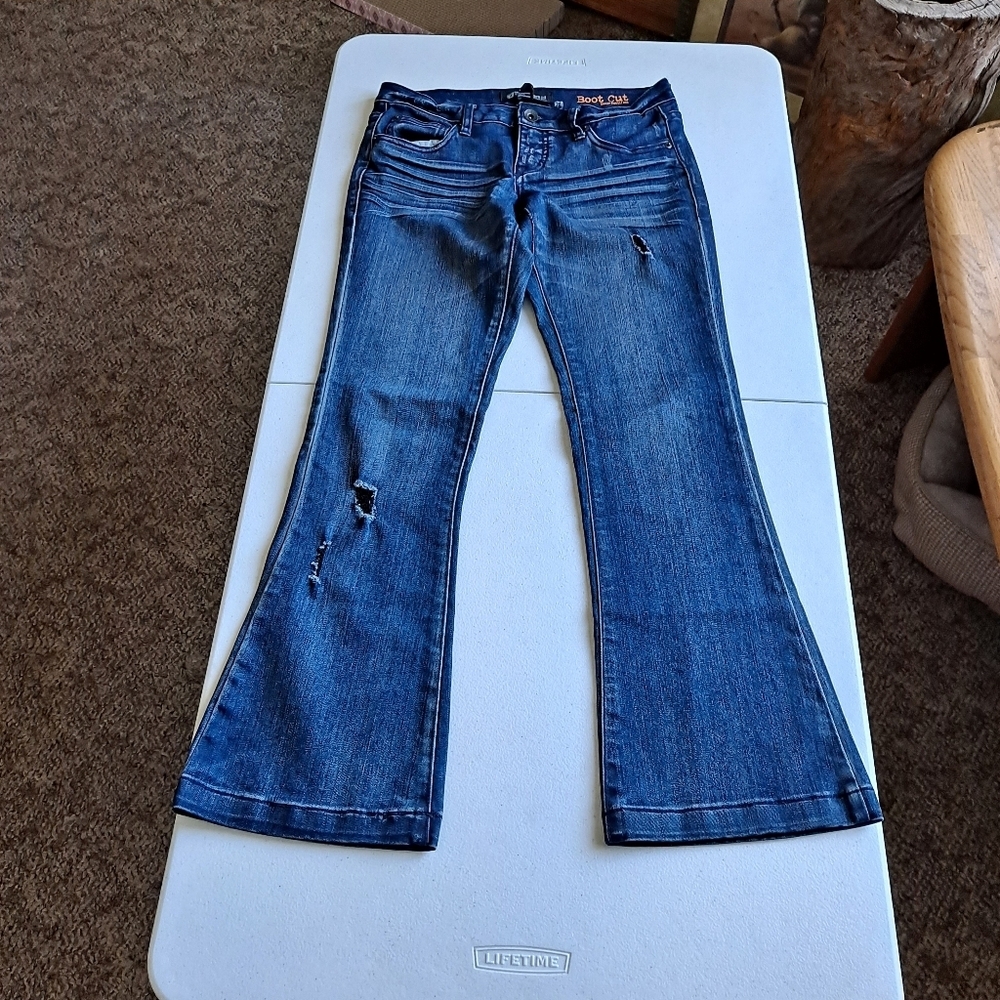 Boot Cut Volcom Jeans - Picture 3 of 8